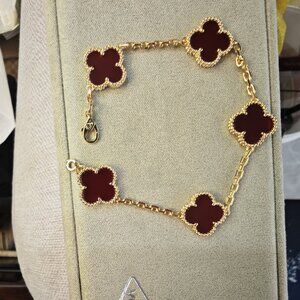 🎄🎀Van Cleef & Arpels 🎄🎀Vintage Alhambra bracelet red